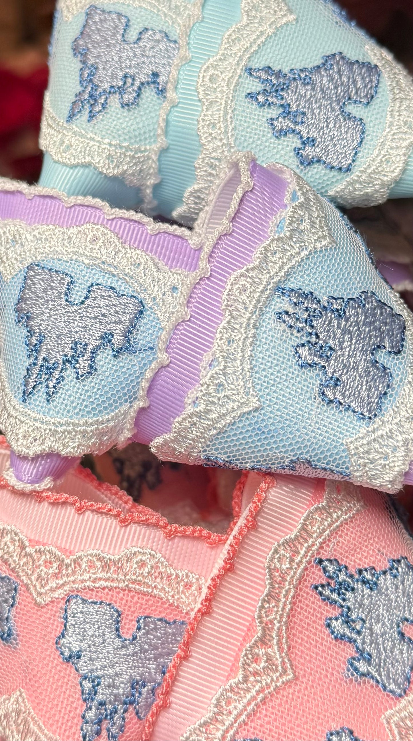 Castle lace piggies