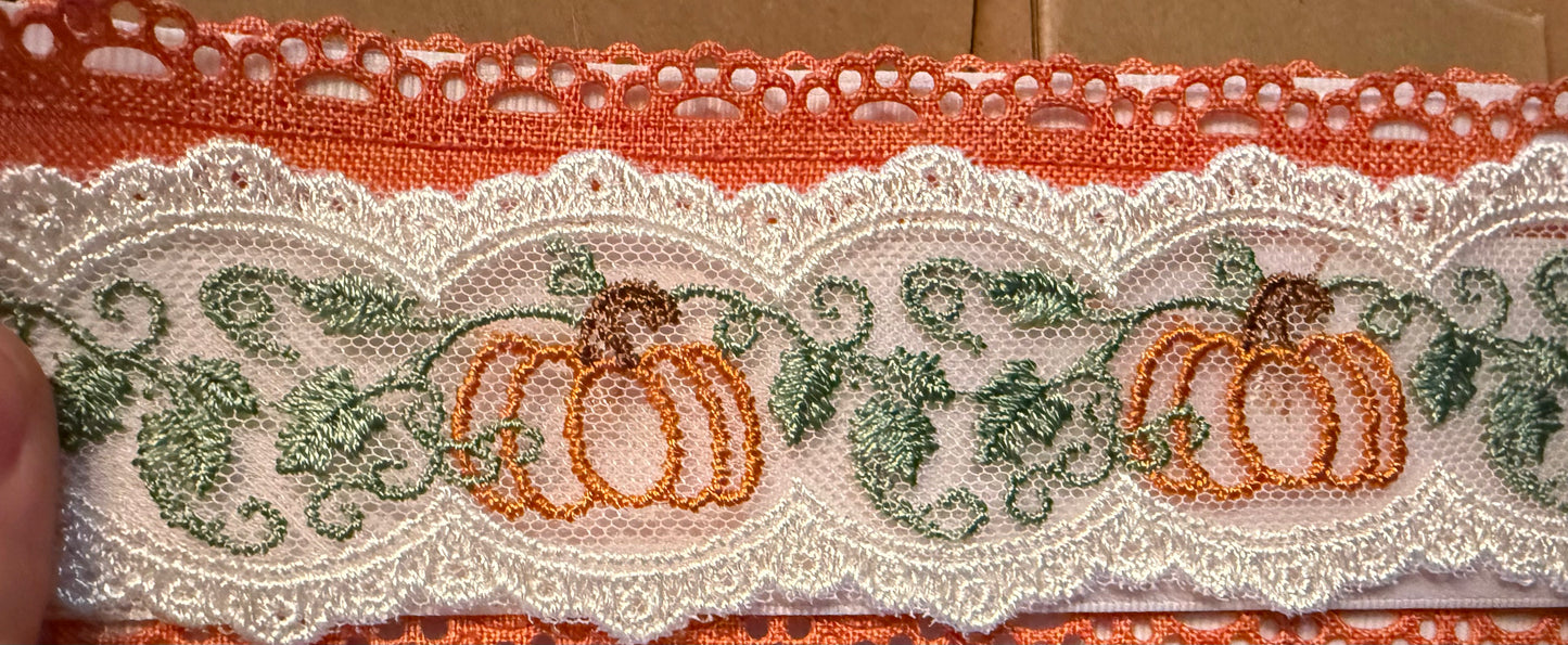 Pumpkin with green lace bows