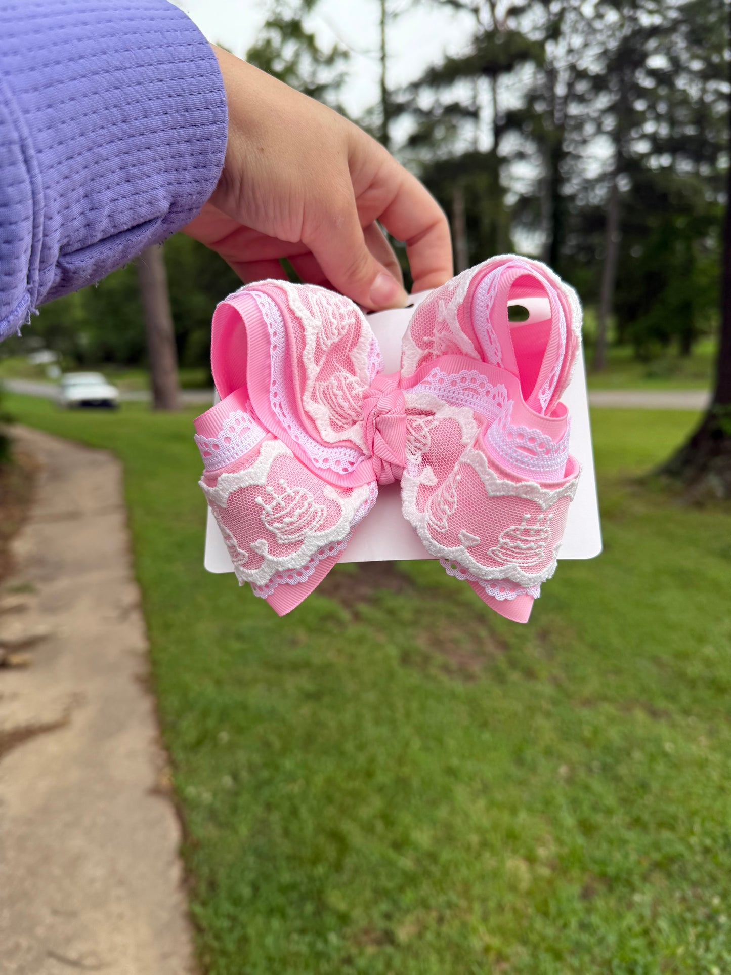Birthday cake lace bow