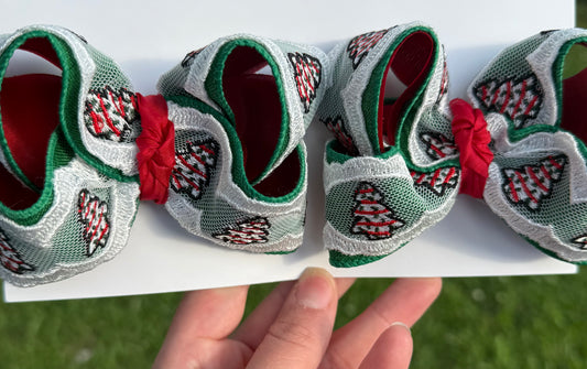 Christmas Tree Cakes lace bows
