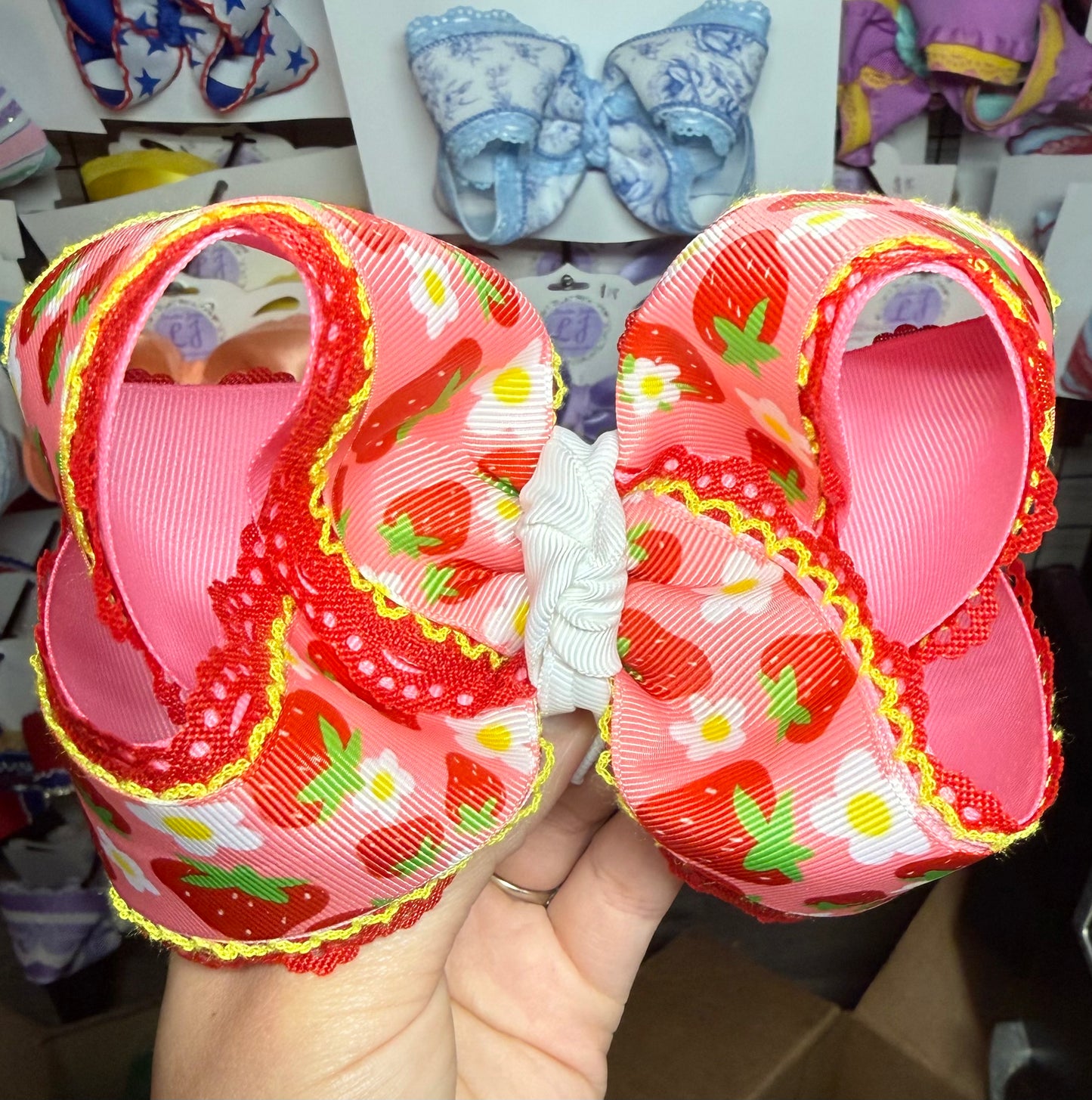 Strawberries and daisies with yellow moonstitch